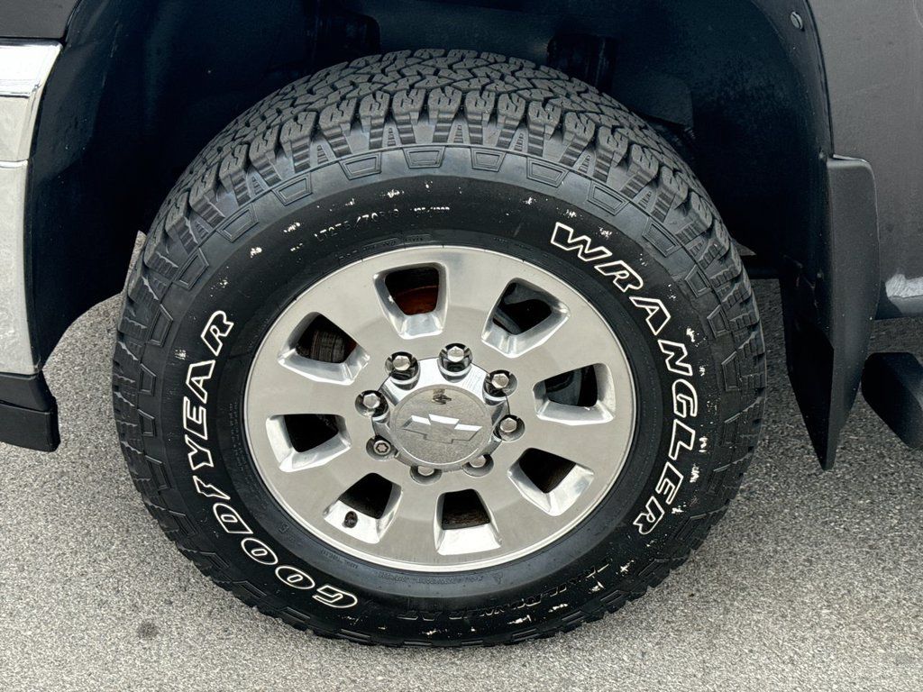 Used 2011 Chevrolet Silverado 3500 LTZ w/ LTZ Plus Package AWD/4WD image 2