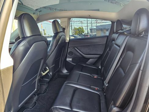Used 2023 Tesla Model Y Long Range AWD/4WD image 17