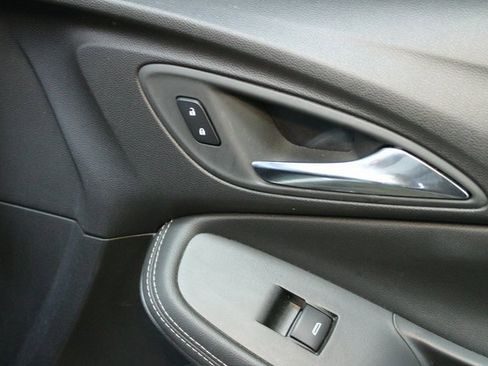 Used 2025 Buick Encore GX Preferred image 9