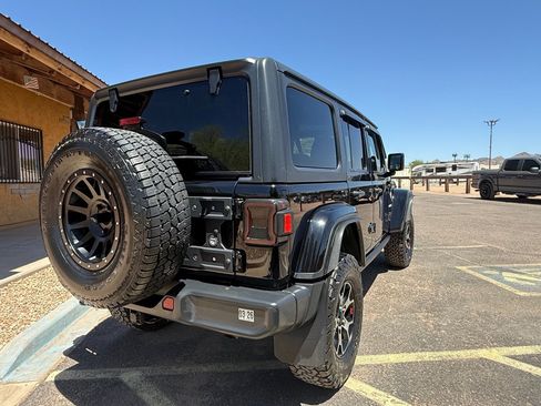 Used 2020 Jeep Wrangler Unlimited Sahara AWD/4WD image 9
