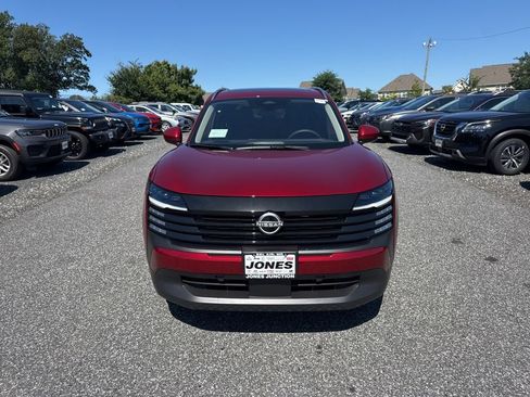 Used 2025 Nissan Kicks SV w/ SV Premium Package AWD/4WD image 3