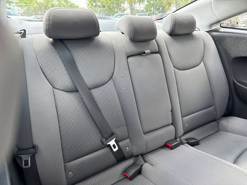 Used 2013 Hyundai Elantra FWD image 24