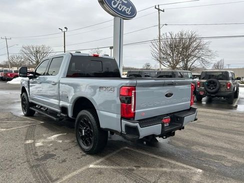 Used 2025 Ford F350 Lariat w/ Black Appearance Package image 5