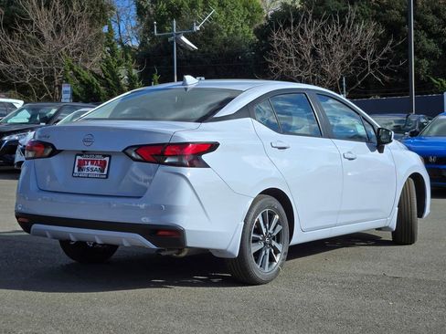 New 2025 Nissan Versa SV w/ Trunk Package FWD image 3