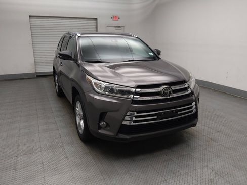 Used 2018 Toyota Highlander Limited image 13