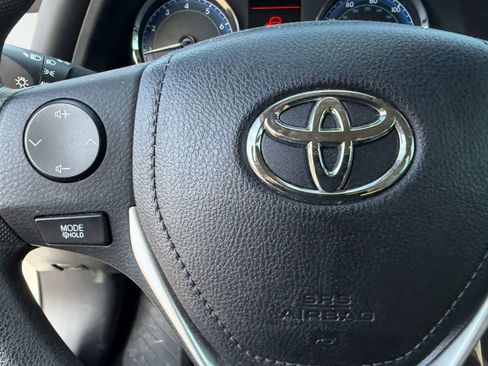 Used 2019 Toyota Corolla LE w/ Carpet Mat Package (TMS) FWD image 16