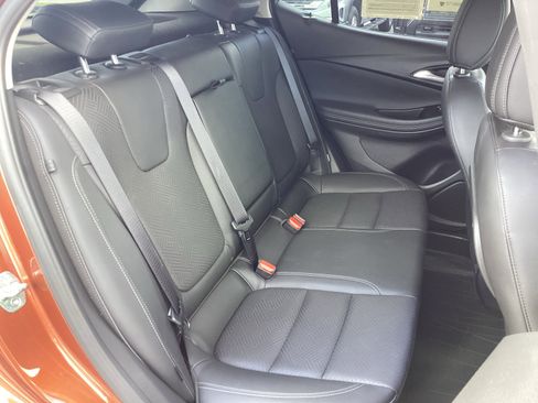 Used 2020 Buick Encore GX Essence image 32