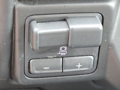 Used 2021 Chevrolet Silverado 1500 RST w/ Convenience Package II AWD/4WD image 12
