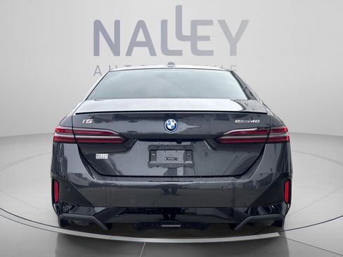 Used 2026 BMW i5 eDrive40 w/ M Sport Package RWD image 4