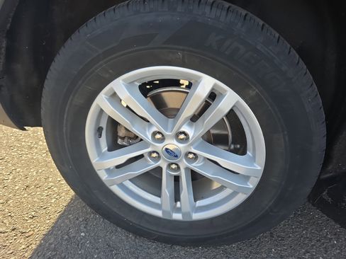 Certified 2022 Ford Explorer XLT w/ Equipment Group 202A image 11