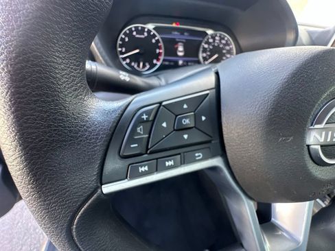 Used 2024 Nissan Sentra SV FWD image 18