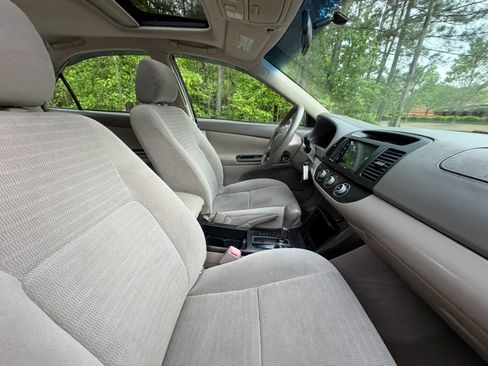 Used 2006 Toyota Camry LE FWD image 24
