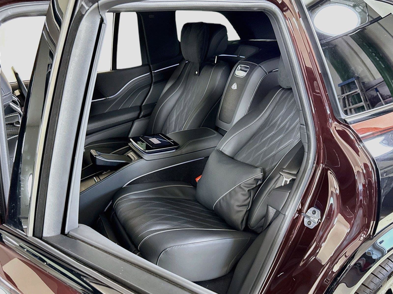 Used 2024 Mercedes-Benz Maybach GLS 600 4MATIC image 26
