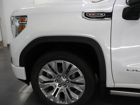 Used 2022 GMC Sierra 1500 Denali w/ Denali Premium Package AWD/4WD image 37