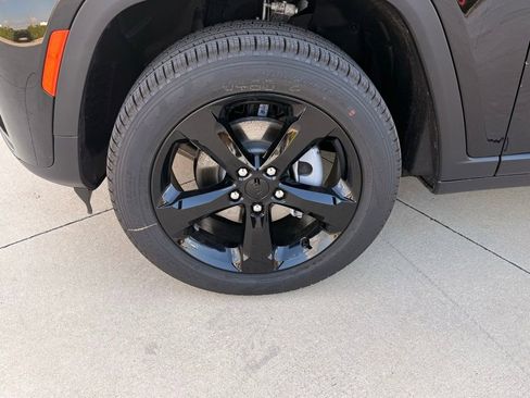 New 2026 Jeep Grand Cherokee Limited w/ Limited Altitude Package image 33