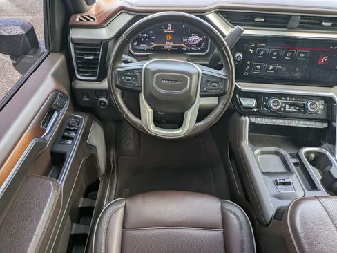 Used 2024 GMC Sierra 2500 Denali w/ Denali Reserve Package AWD/4WD image 17