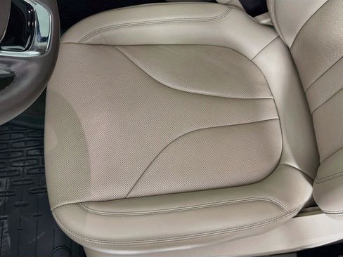 Used 2023 Lincoln Nautilus Reserve AWD/4WD image 19