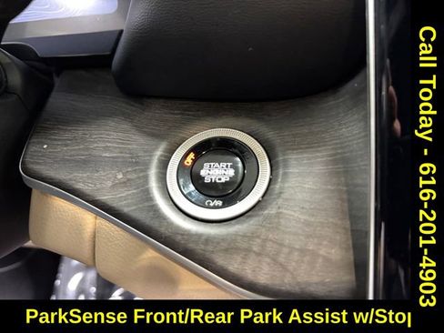 Used 2024 Jeep Grand Cherokee L Limited w/ Luxury Tech Group II image 20