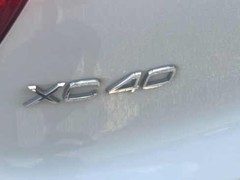 Used 2019 Volvo XC40 T5 Inscription AWD/4WD image 14