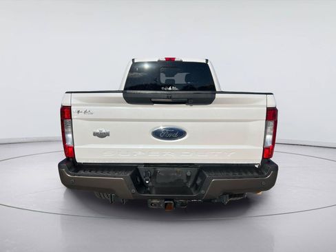 Used 2017 Ford F250 King Ranch w/ FX4 Off-Road Package AWD/4WD image 4