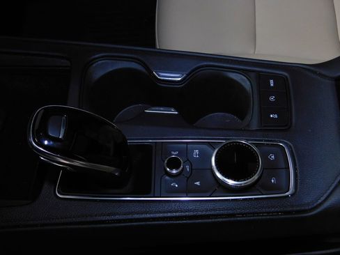 Used 2024 Cadillac XT4 Luxury w/ Cold Weather Package image 39