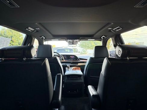 Used 2022 Cadillac Escalade ESV Premium Luxury AWD/4WD image 9