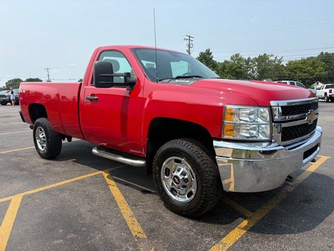 Used 2013 Chevrolet Silverado 2500 W/T w/ Snow Plow Prep Package AWD/4WD image 4