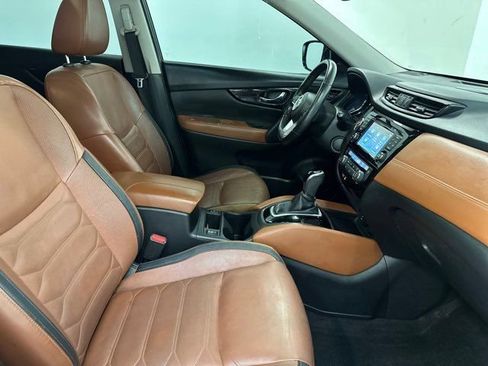 Used 2017 Nissan Rogue SL w/ SL Premium Package image 36