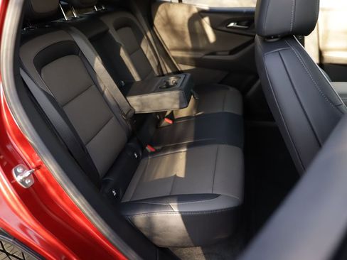 Used 2025 Chevrolet Equinox LT w/ Convenience Package II image 29