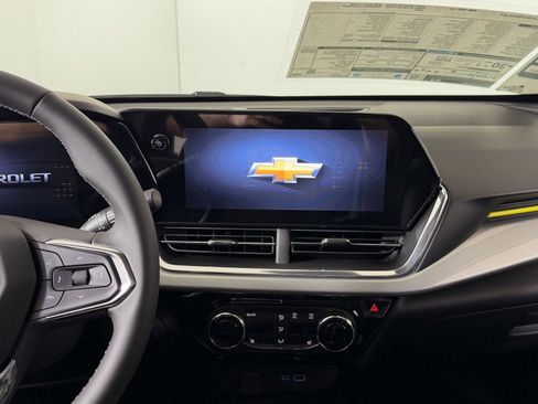 New 2026 Chevrolet Trax LT w/ Driver Confidence Package image 12