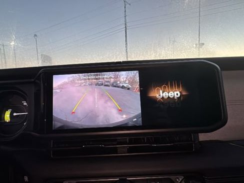 Used 2025 Jeep Wrangler Unlimited Sahara w/ Safety Group image 21