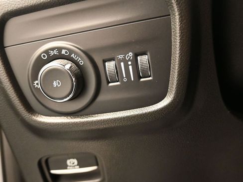 Used 2023 Jeep Grand Cherokee Overland image 24