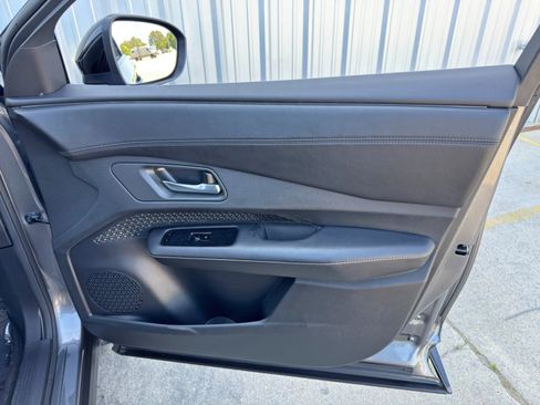 Used 2023 Nissan Ariya FWD image 41