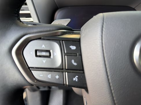 Used 2025 Lexus GX 550 AWD/4WD image 19