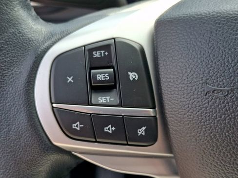 Used 2022 Ford Explorer XLT w/ Equipment Group 202A AWD/4WD image 23