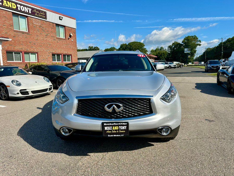 Used 2017 INFINITI QX70 AWD w/ Premium Package image 2