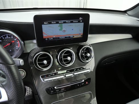 Used 2018 Mercedes-Benz GLC 43 AMG 4MATIC image 19