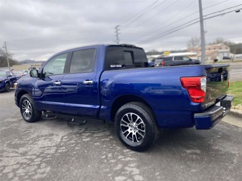 Used 2021 Nissan Titan SV image 6
