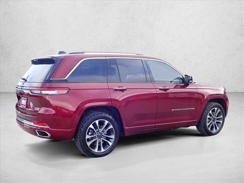 Used 2022 Jeep Grand Cherokee Overland w/ Advanced Protech Group III AWD/4WD image 4