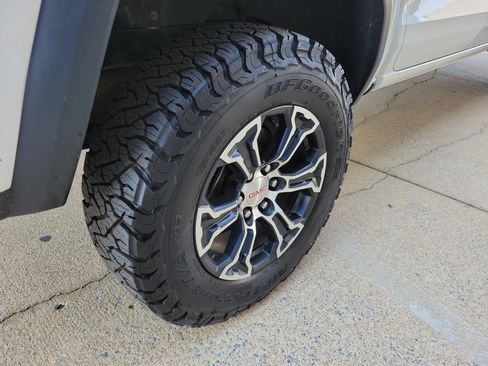 Used 2023 GMC Canyon AT4 AWD/4WD image 26