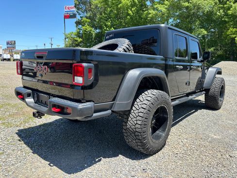 Used 2023 Jeep Gladiator Rubicon w/ Cold Weather Group AWD/4WD image 11