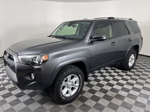 Used 2020 Toyota 4Runner SR5 Premium AWD/4WD image 8