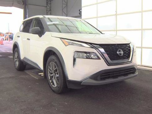 Used 2023 Nissan Rogue S FWD image 4