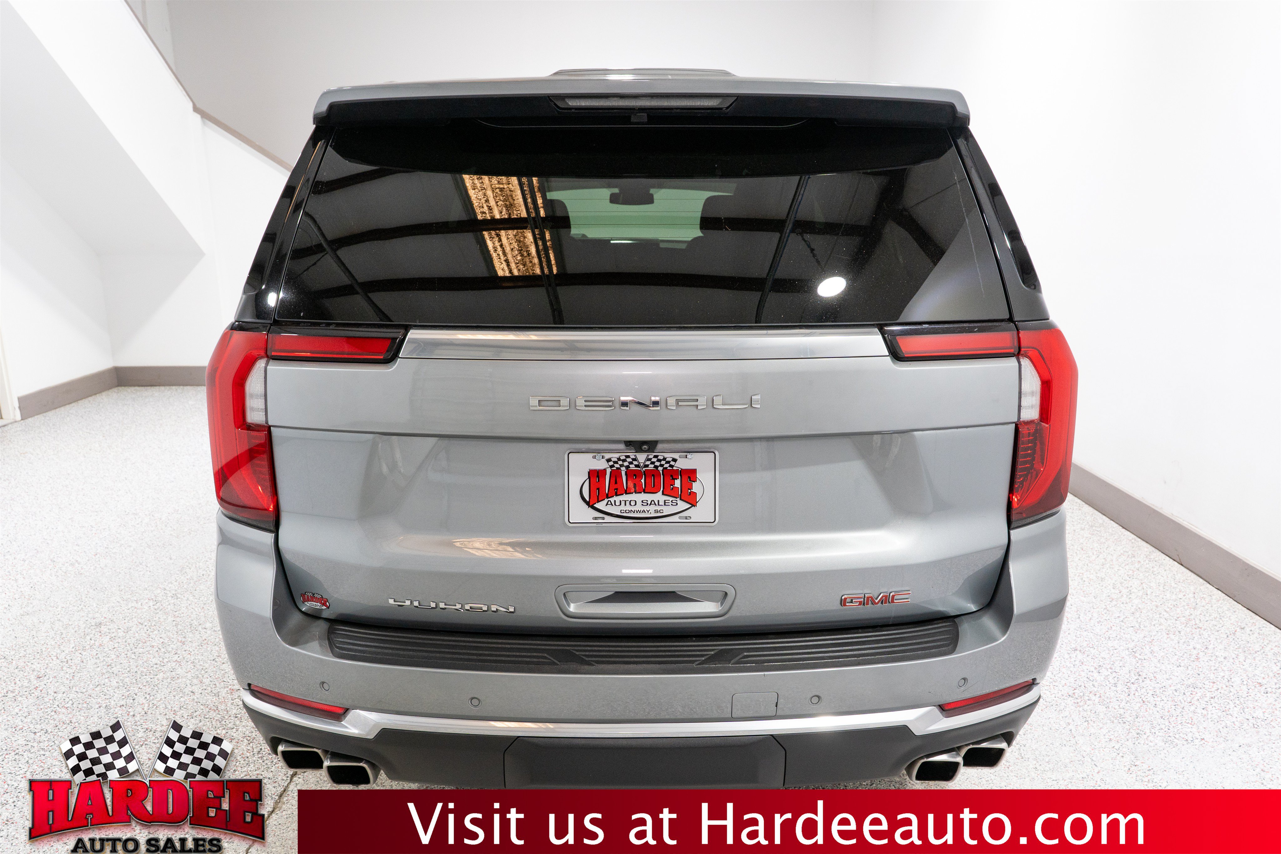 Used 2025 GMC Yukon XL Denali AWD/4WD image 4