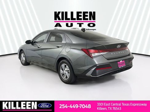 Used 2025 Hyundai Elantra SE FWD image 7