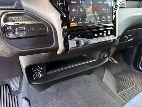 Used 2023 RAM 2500 Laramie image 25