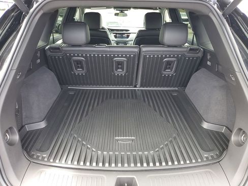 Certified 2025 Cadillac XT5 Luxury w/ LPO, Floor Liner Package AWD/4WD image 26