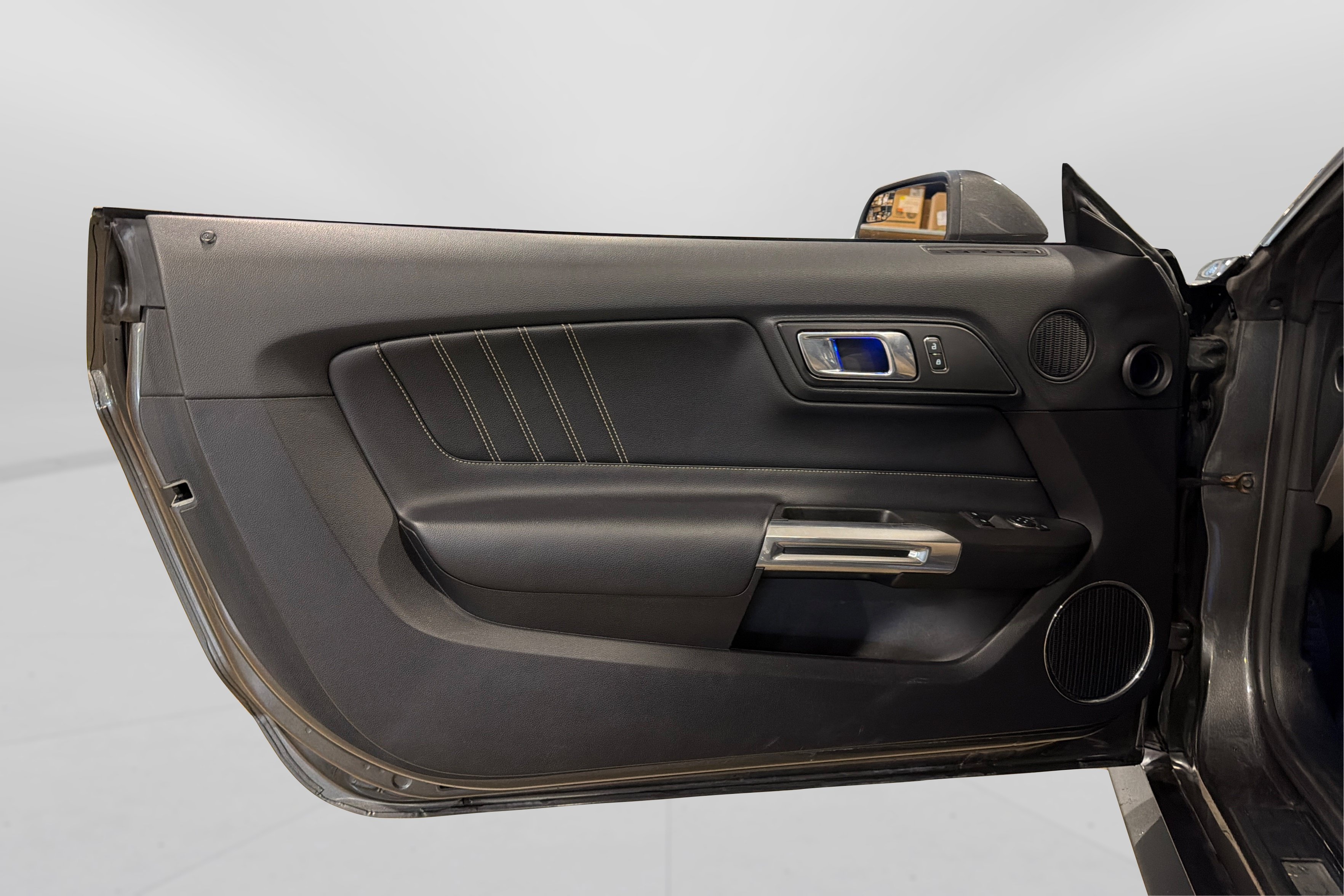 Used 2018 Ford Mustang GT Premium RWD image 15