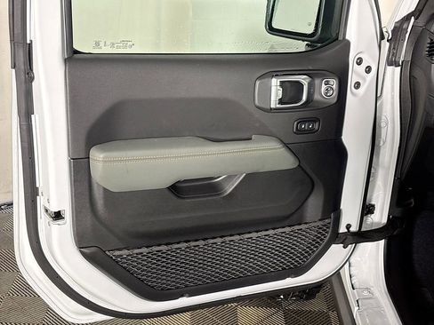 New 2026 Jeep Gladiator Mojave image 10