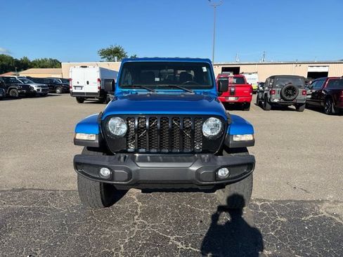 Used 2021 Jeep Gladiator Sport AWD/4WD image 3